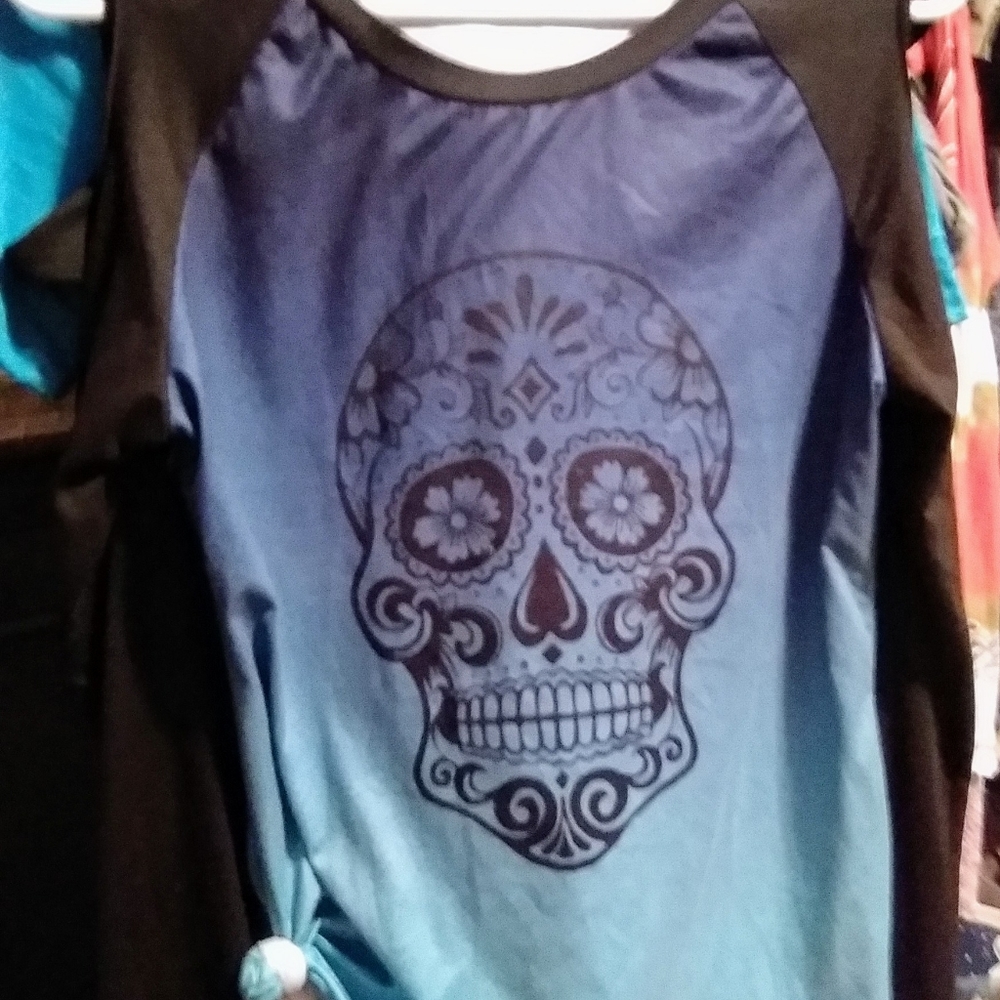 Cute long sleeve skull shirt